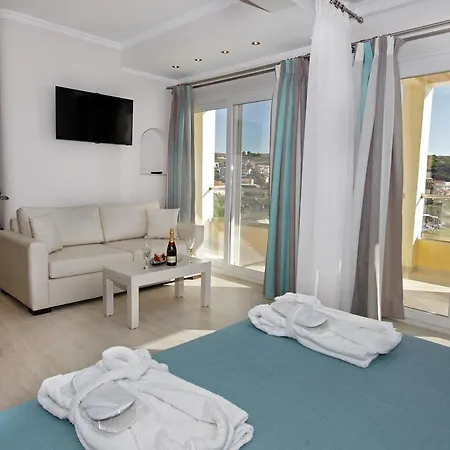 Paralia Luxury Suites Agios Stefanos Avliotes  Zimmer foto