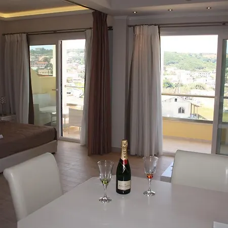 Paralia Luxury Suites Agios Stefanos Avliotes  Zimmer foto