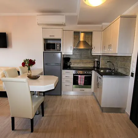 Paralia Luxury Suites Agios Stefanos Avliotes  Zimmer foto