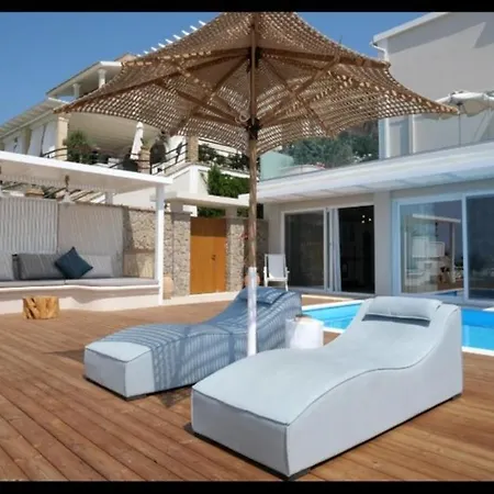 Paralia Luxury Suites Agios Stefanos Avliotes  Exterior foto