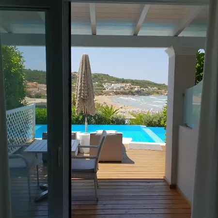 Paralia Luxury Suites Agios Stefanos Avliotes  Zimmer foto