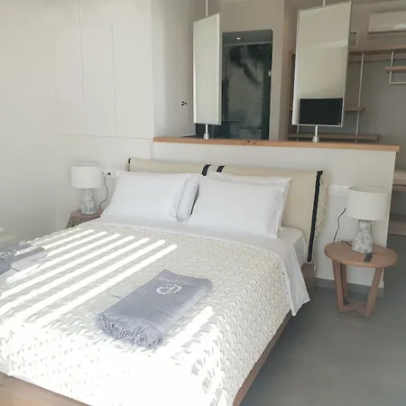Paralia Luxury Suites Agios Stefanos Avliotes  Exterior foto