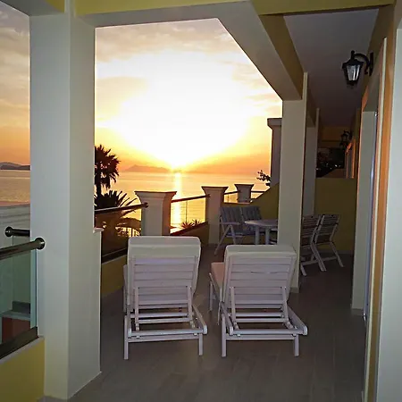 Paralia Luxury Suites Agios Stefanos Avliotes  Exterior foto