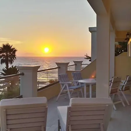 Paralia Luxury Suites Agios Stefanos Avliotes  Exterior foto