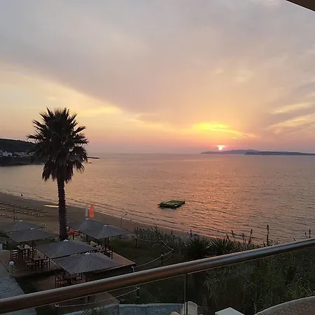 Paralia Luxury Suites Agios Stefanos Avliotes  Exterior foto