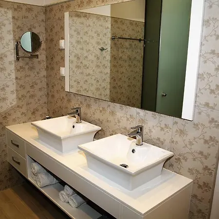 Paralia Luxury Suites Agios Stefanos Avliotes  Exterior foto