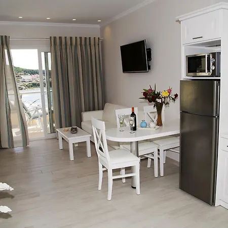 Paralia Luxury Suites Agios Stefanos Avliotes  Exterior foto
