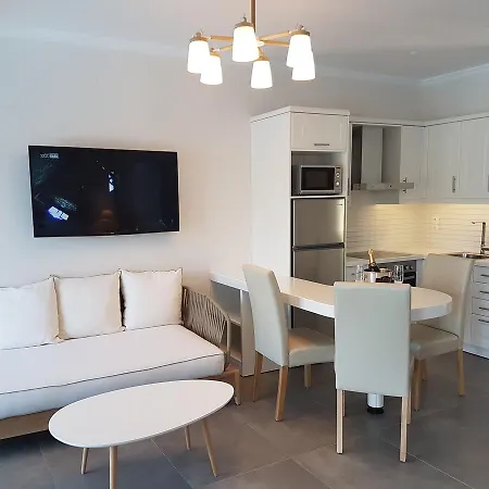 Paralia Luxury Suites Agios Stefanos Avliotes  Exterior foto