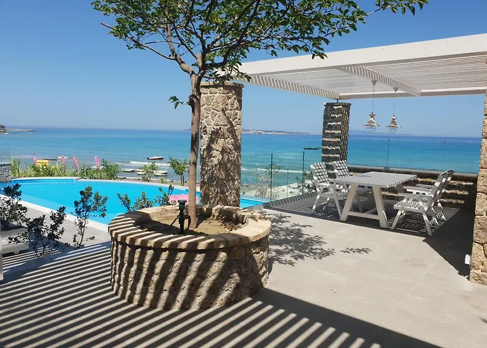 Paralia Luxury Suites