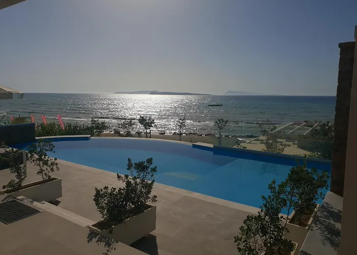 Paralia Luxury Suites