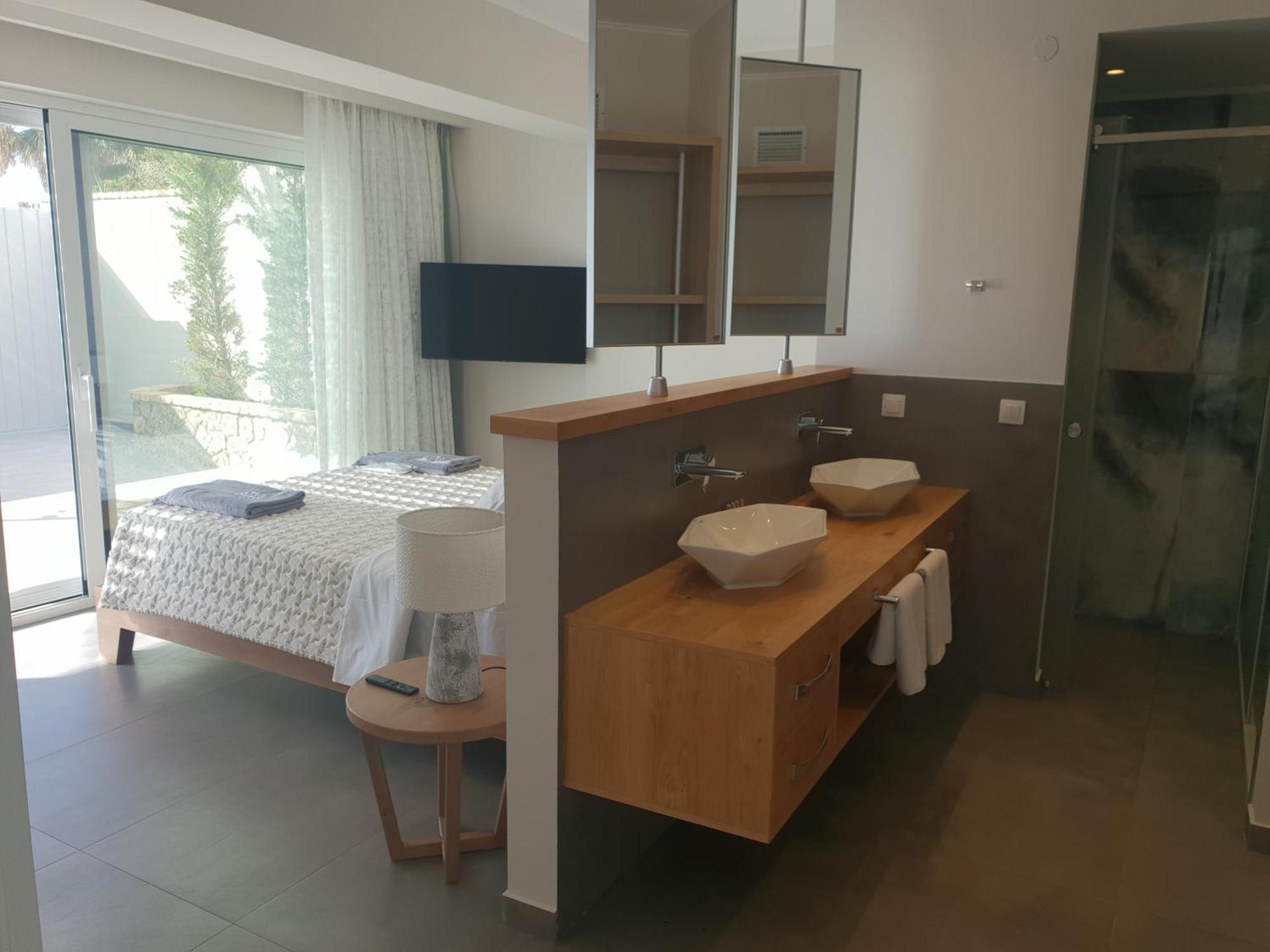 Paralia Luxury *