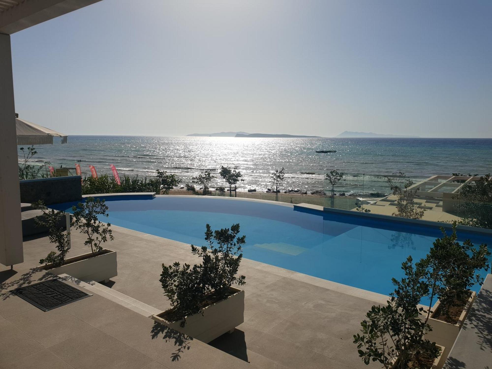 Paralia Luxury