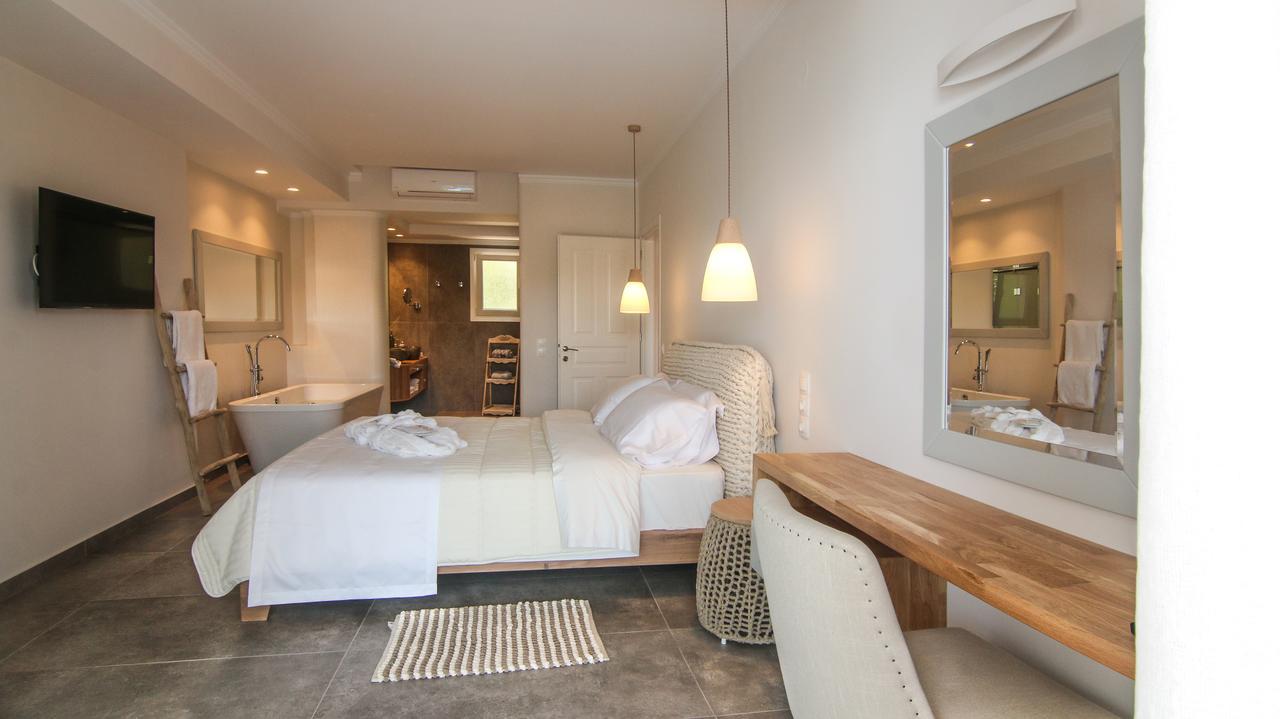 Paralia Luxury *
